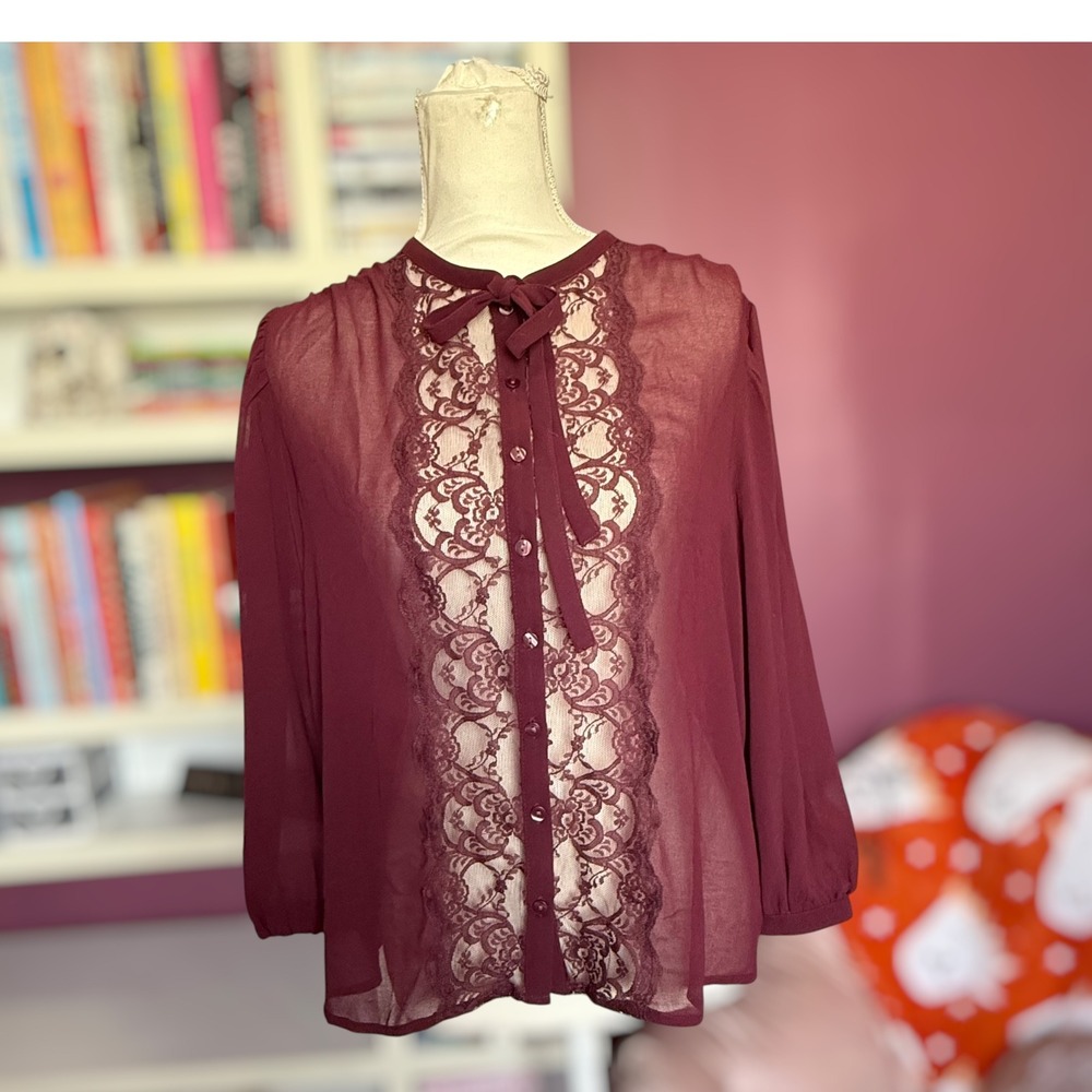 Gap Lace Front Tie Neck Blouse Size M Petite Burgundy Sheer Button Up Top NWT